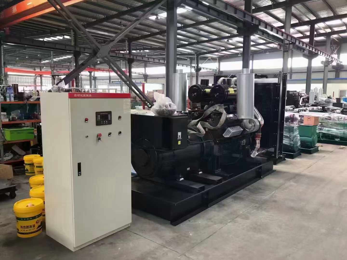 润州柴油发电机运行时的噪音和振动水平如何？
